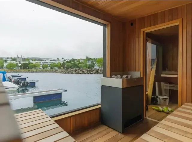 MeiSauna Floating Saunas - Image 2