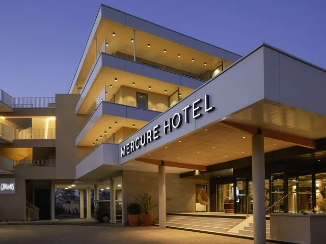 Mercure Avignon TGV Hôtel & Spa - Image 2