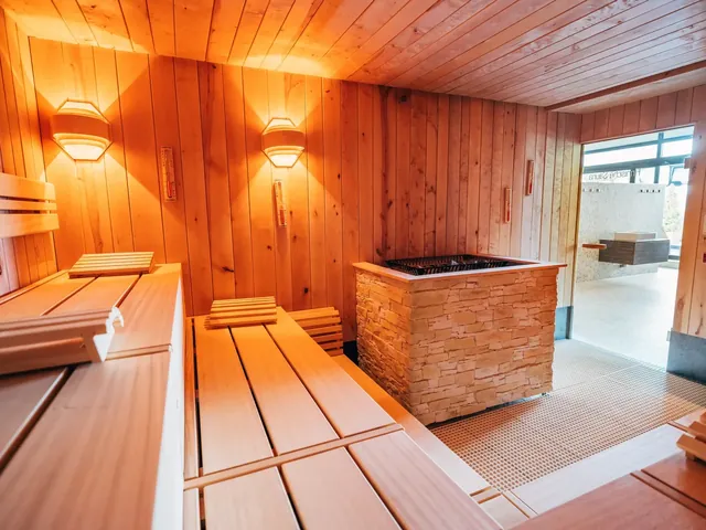 Sauna-Oase im Gartenhallenbad