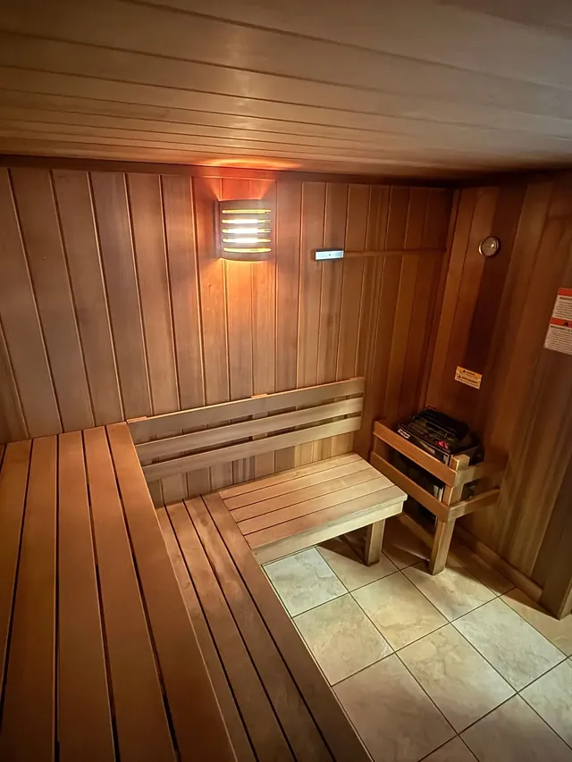 ONE Boulder Fitness Sauna