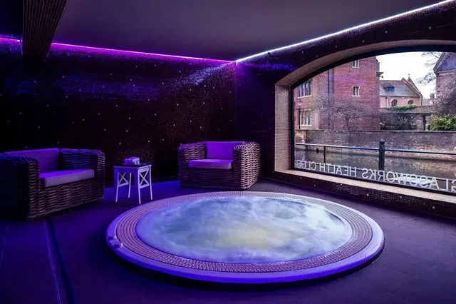 Glassworks Spa at The Varsity Hotel