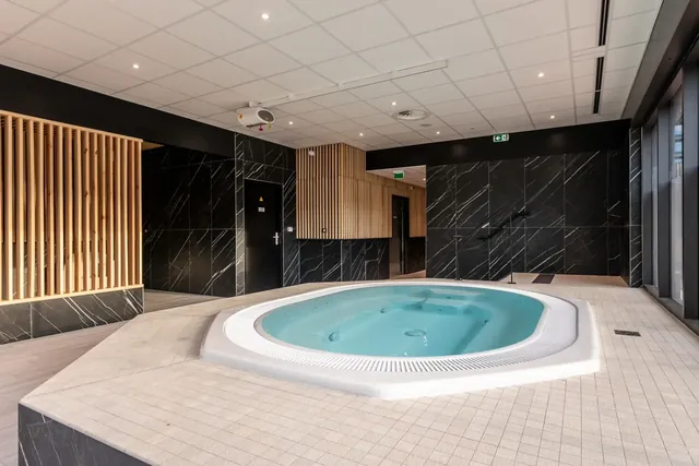 Les Hautes-Roches Aquatic Centre Spa - Image 2