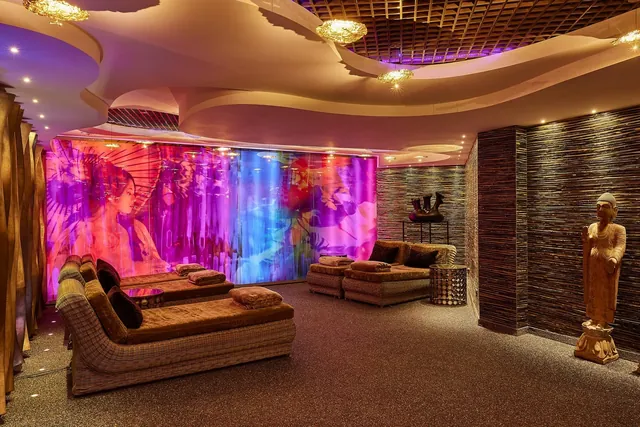 SAVOY Hotel Köln Day Spa - Image 2