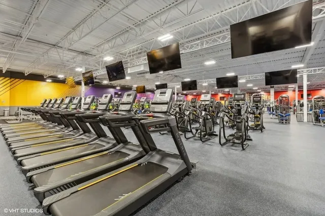 Crunch Fitness Urbandale