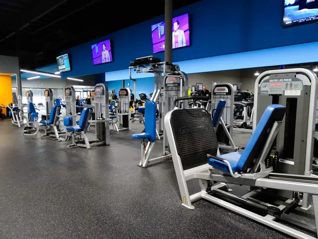 Genesis Health Clubs Merle Hay - Image 2