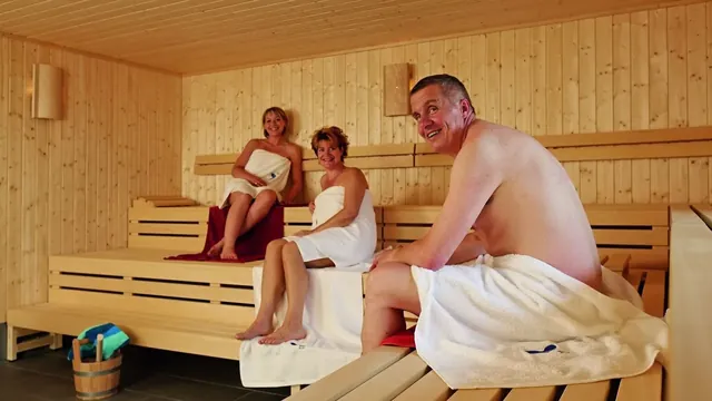 MACH' BLAU Sport & Familienbad