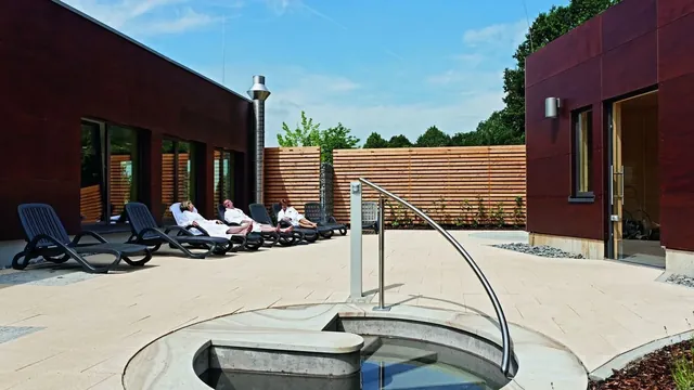 MACH' BLAU Sport & Familienbad - Image 2