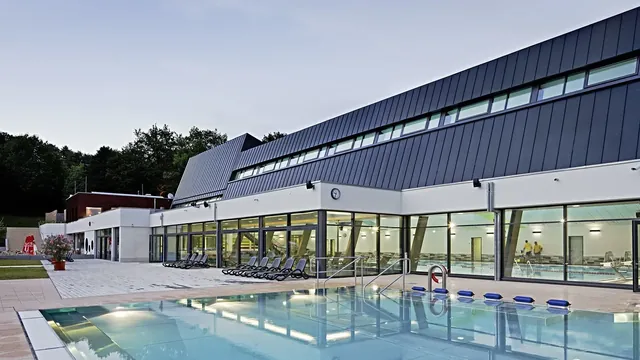 MACH' BLAU Sport & Familienbad - Image 3