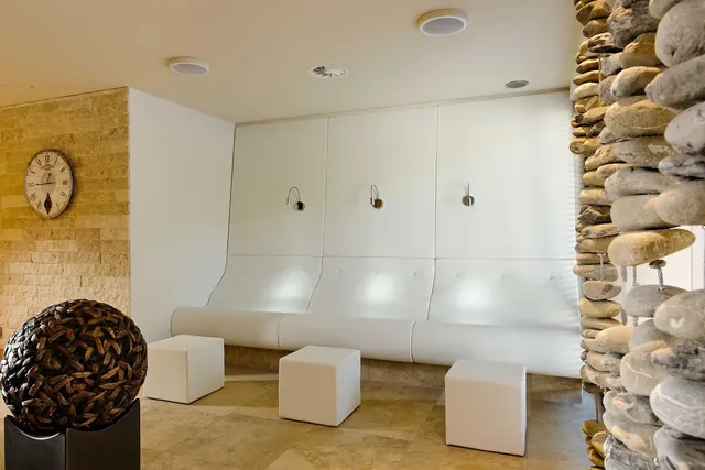 Hotel Aspen Grindelwald Day Spa - Image 3