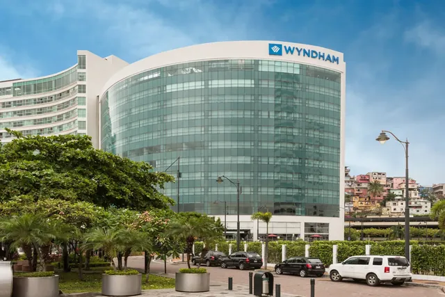 Wyndham Guayaquil Puerto Santa Ana - Image 2