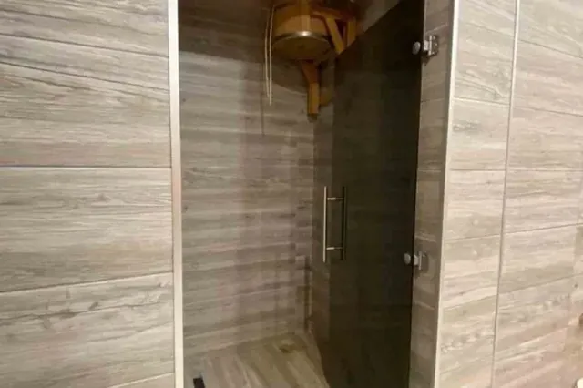 Cedar Lodge Sauna & Bar - Image 2