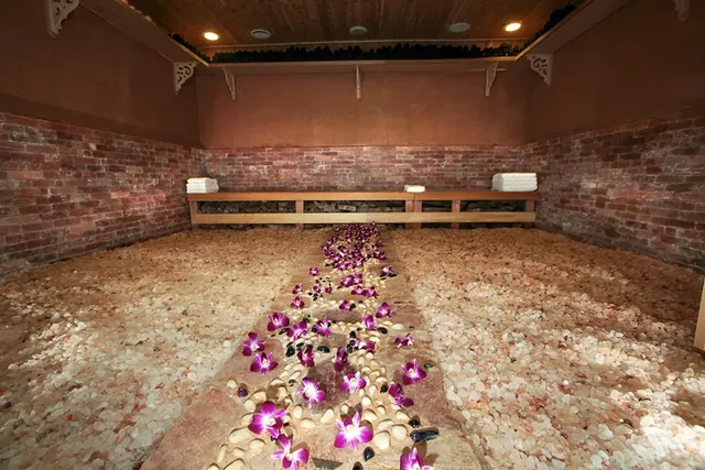 Herbal Spa, Sauna & Salon - Image 3