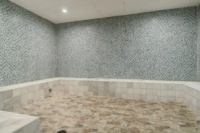 Kings Spa Houston - Image 2