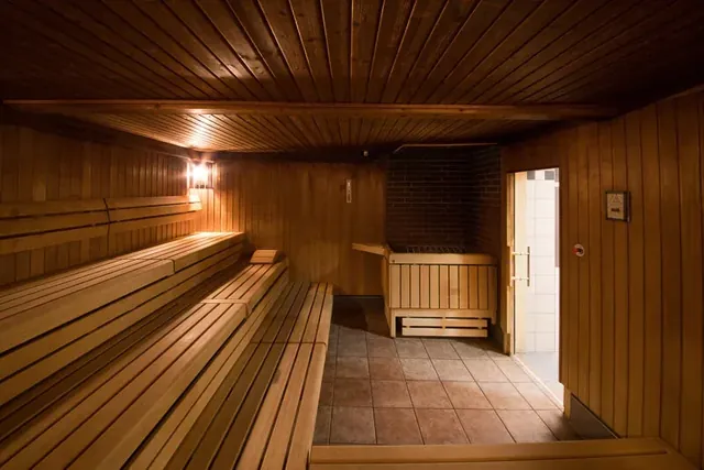 Hallenbad und Sauna Höttinger Au - Image 2