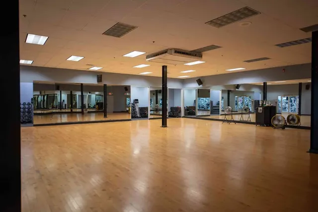 Genesis Health Clubs Ward Parkway - Image 3