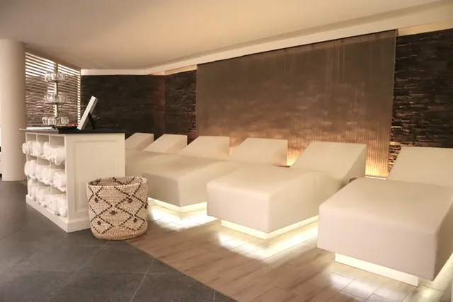 Noordzee Hotel & Spa - Image 2