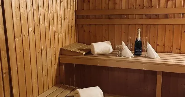 Hotel Radnice Private Sauna - Image 2