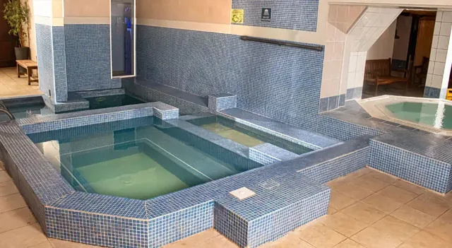 Les Bains