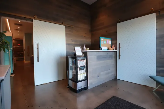 Cryo Lounge - Image 2