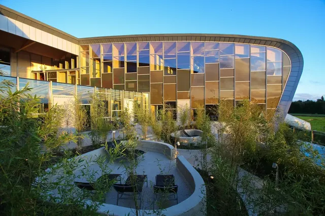 Les Thermes - Image 3