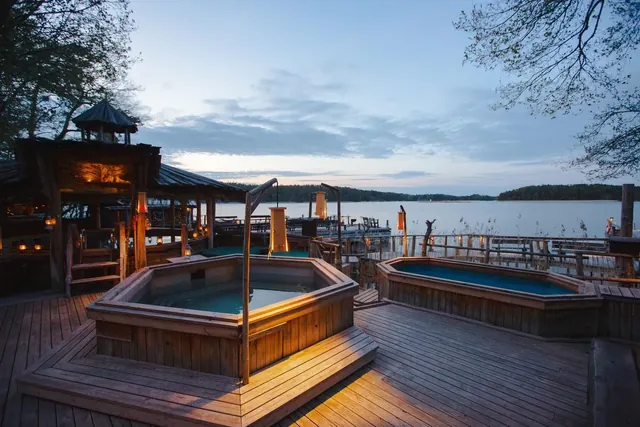 Herrankukkaro Smoke Sauna - Image 2
