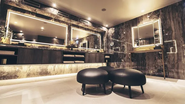 The Lamp Spa - Image 2