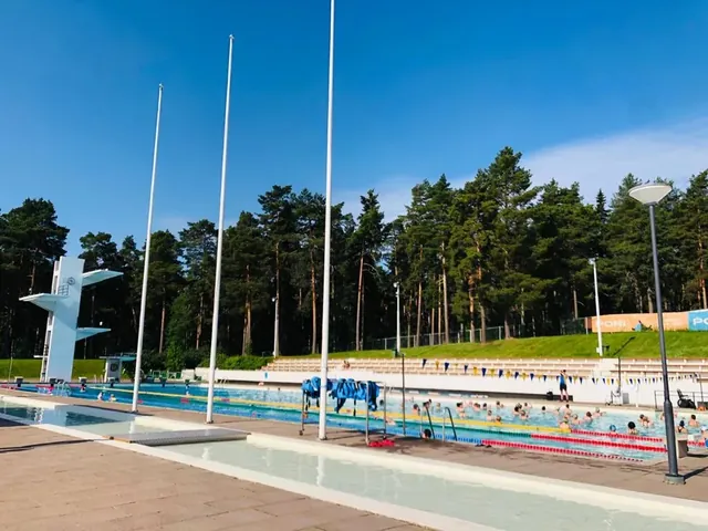 Pori Open-Air Pool Sauna - Image 2
