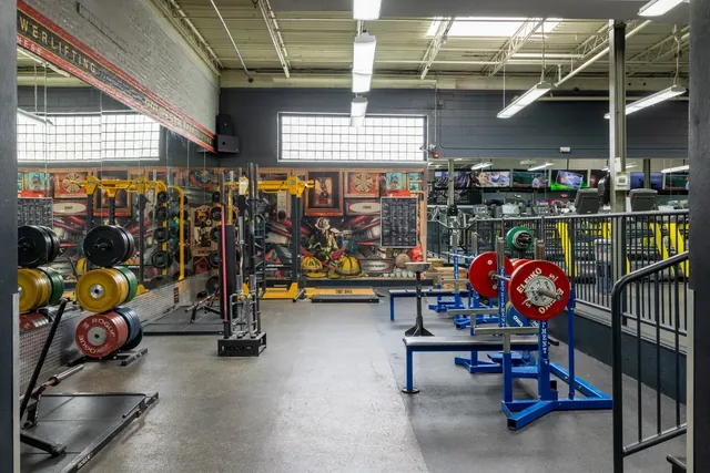 Gold's Gym Richmond (The Fan) - Image 3