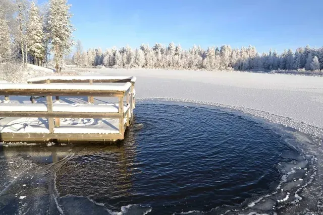 Iisakki Village Lakeside Sauna - Image 2