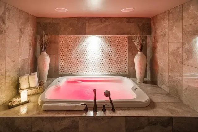 Parkside Inn & Spa - Image 2