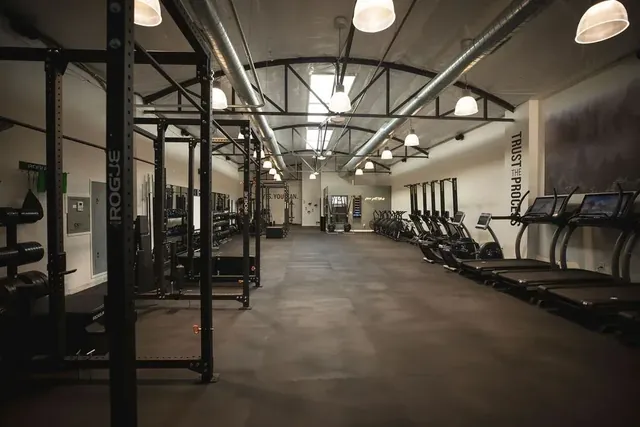 SLT GYM - Image 2