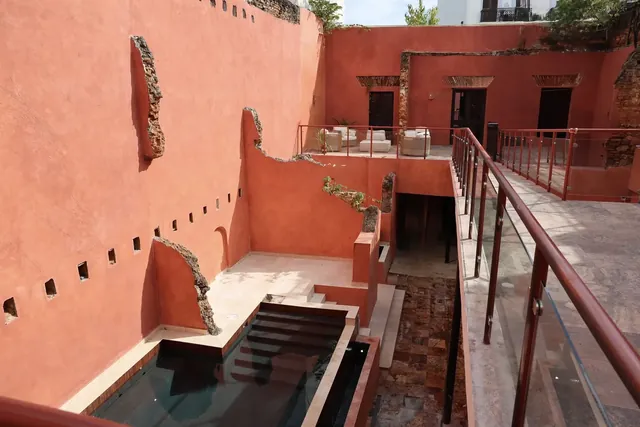 Las Ruinas Bathhouse & Gym - Image 2
