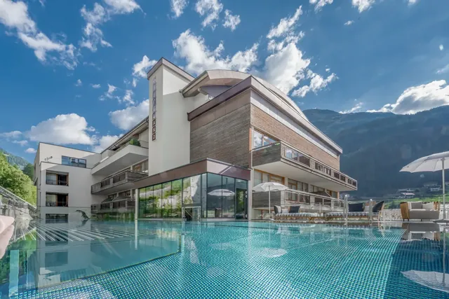 Bergland Sky Spa Day Spa - Image 2