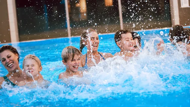 Surfer's Bay Adventure Pool Sauna