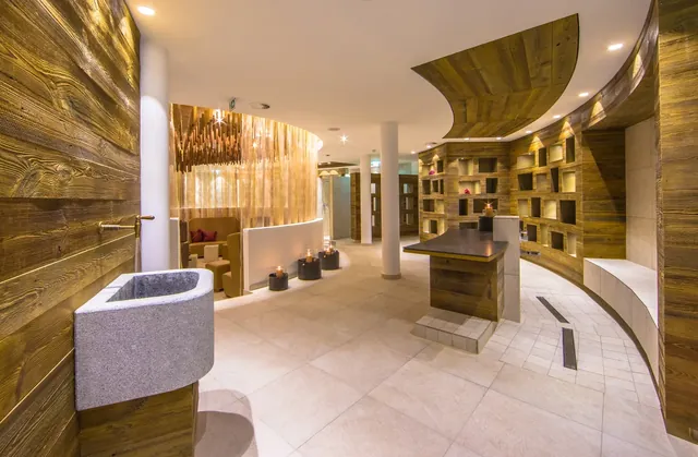 Hotel Latini Gold Spa - Image 2